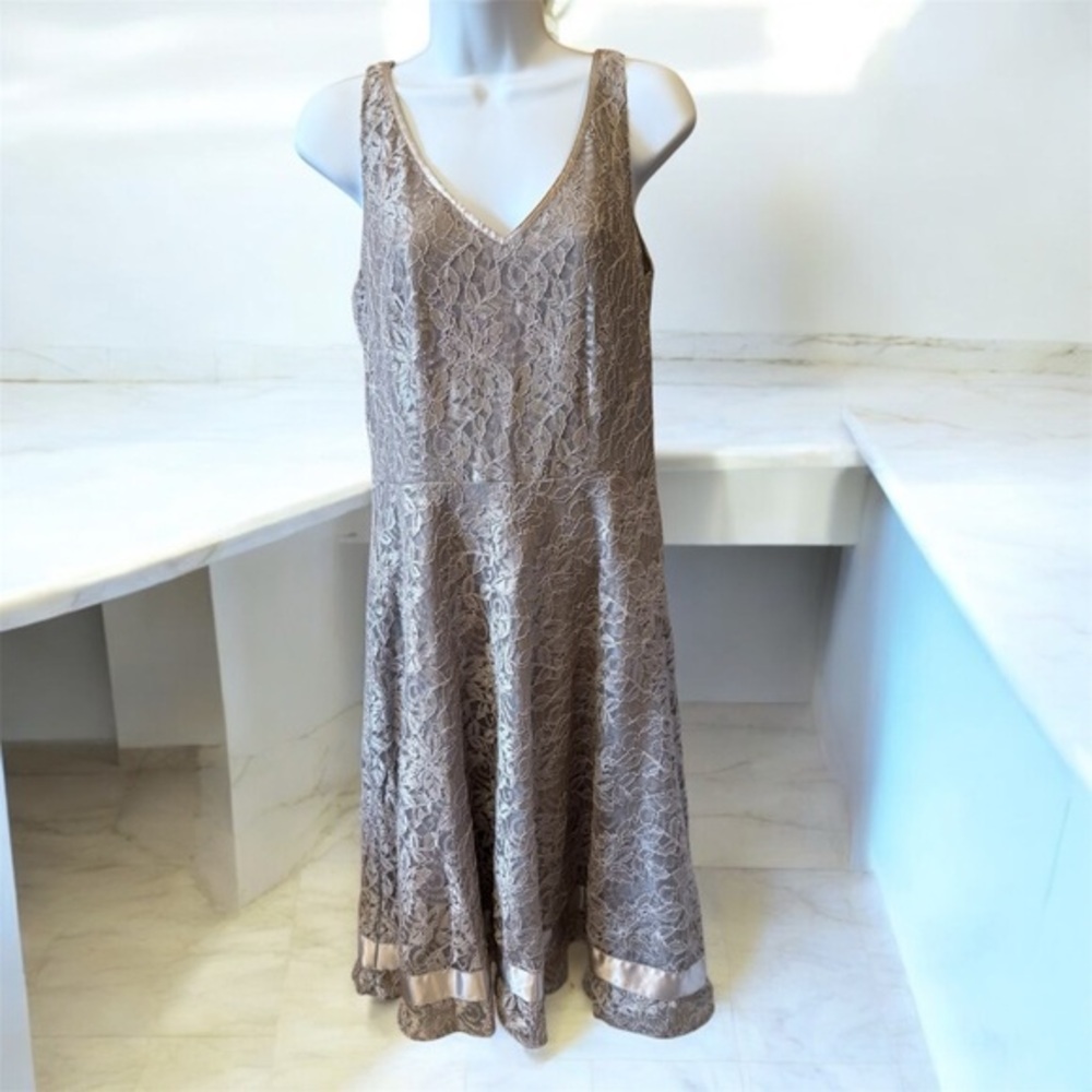 Tahari Taupe Lace V Neck Cocktail Dress Coquette Glam 10